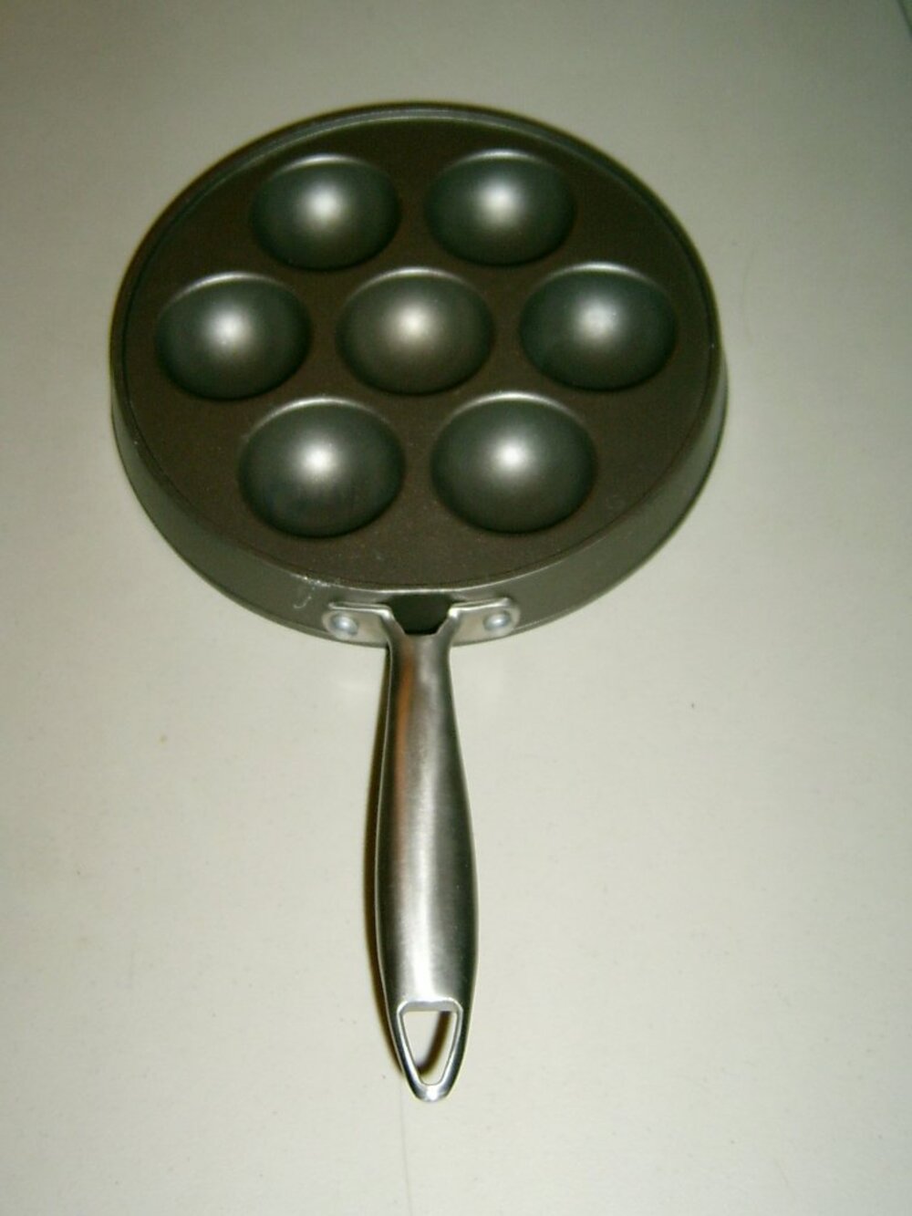 Nordic Ware Nonstick 7-Cup Aebleskiver / Pancake Pan, VGUC